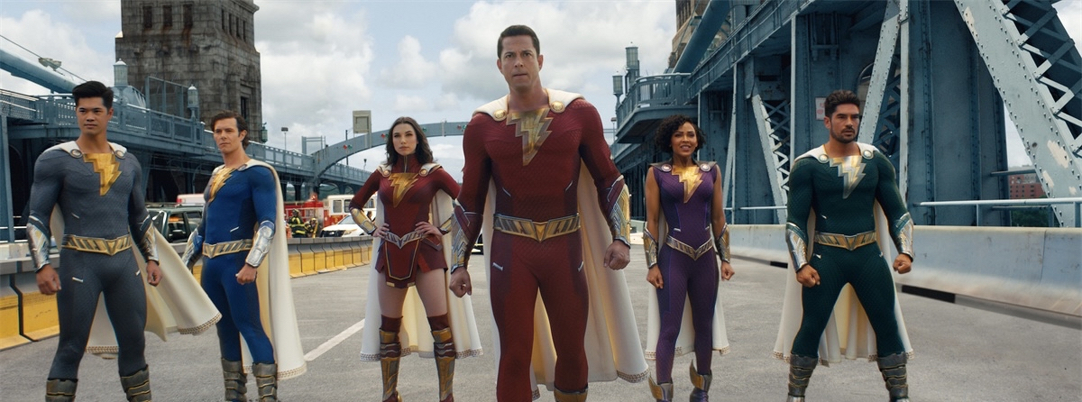 由大卫·f·桑德伯格执导,扎克瑞·莱维主演,瑞秋·齐格勒,刘玉玲