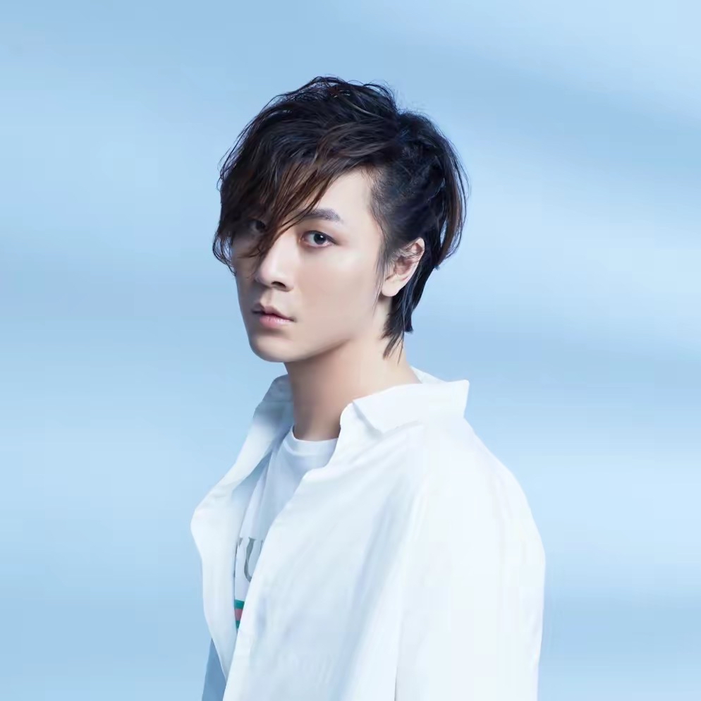 突发!4000万粉丝张大仙官宣新平台直播首秀,新发型实力抢镜