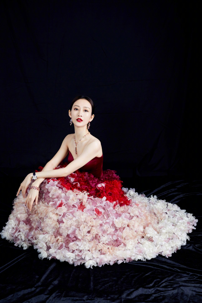 王鸥性感妩媚写真!#性感美女# #明星# #秋日生活创作季