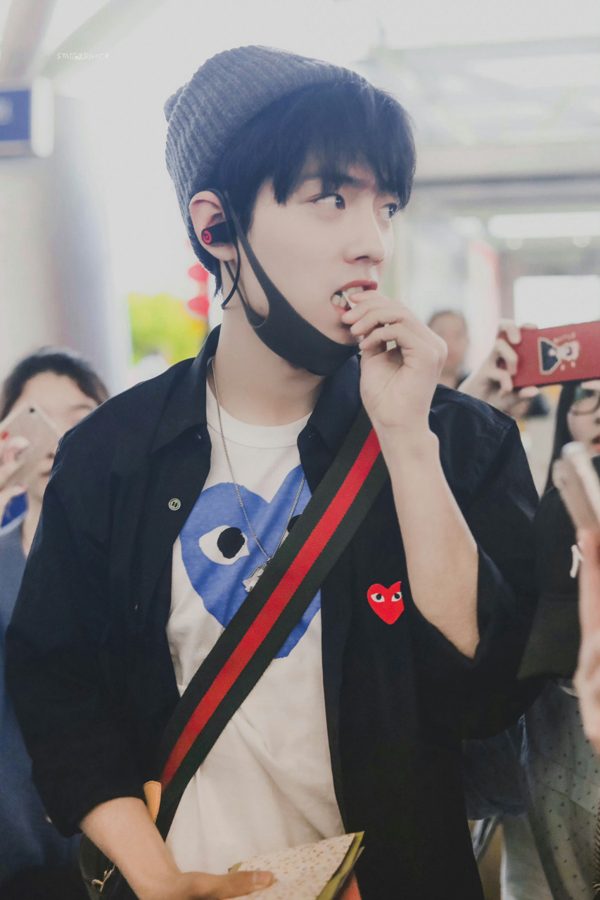 是一颗糖就能骗回家的宝宝 #那些年我们错过的肖战#  #百度秋冬打卡