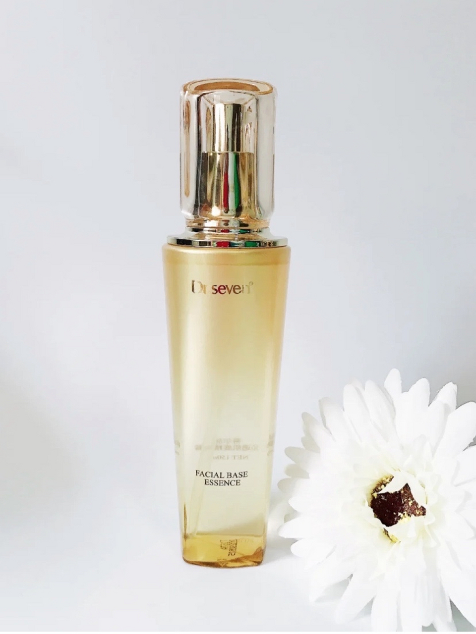 回购了,蒂尔施小金瓶也太神仙了,首先颜值就能秒杀我梳妆台所有护肤品