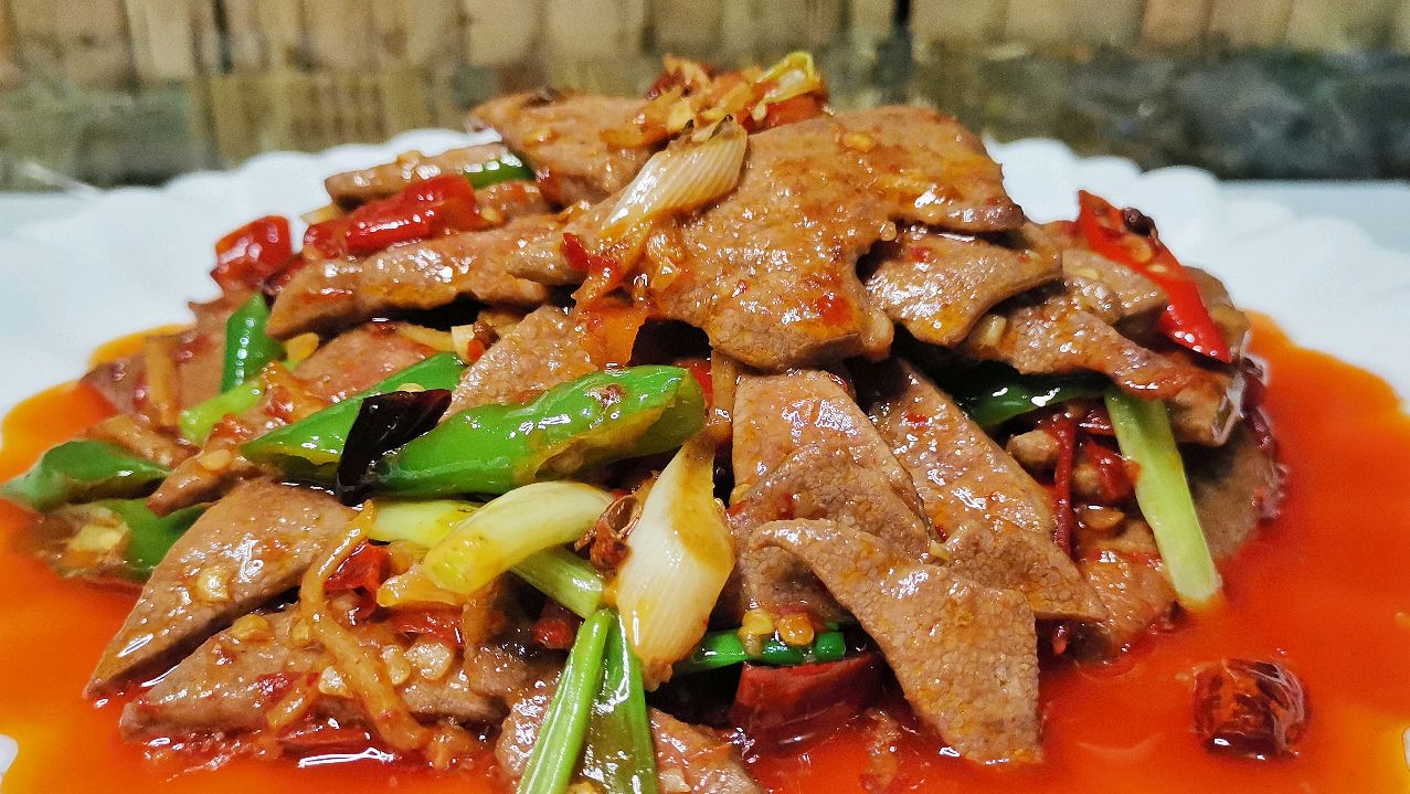 厨师长教你:“泡椒猪肝”的家常做法,滑嫩爽口,下饭下酒