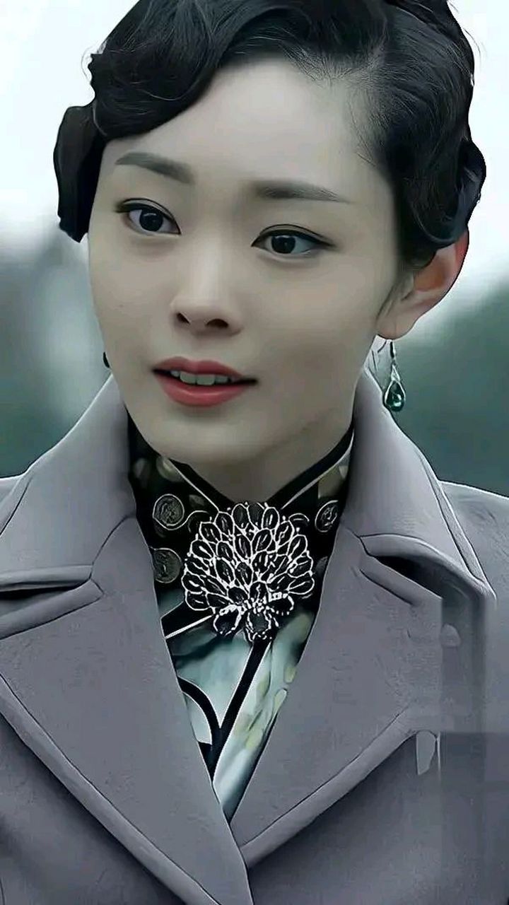 2015年,宋轶在拍摄《伪装者》时,因为表现不好,被导演大骂道:"能不能