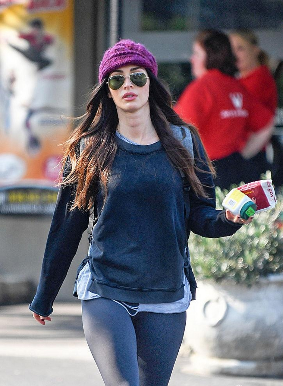 梅根·福克斯(megan fox),1986年5月出生于美国田纳西州,拥有法国