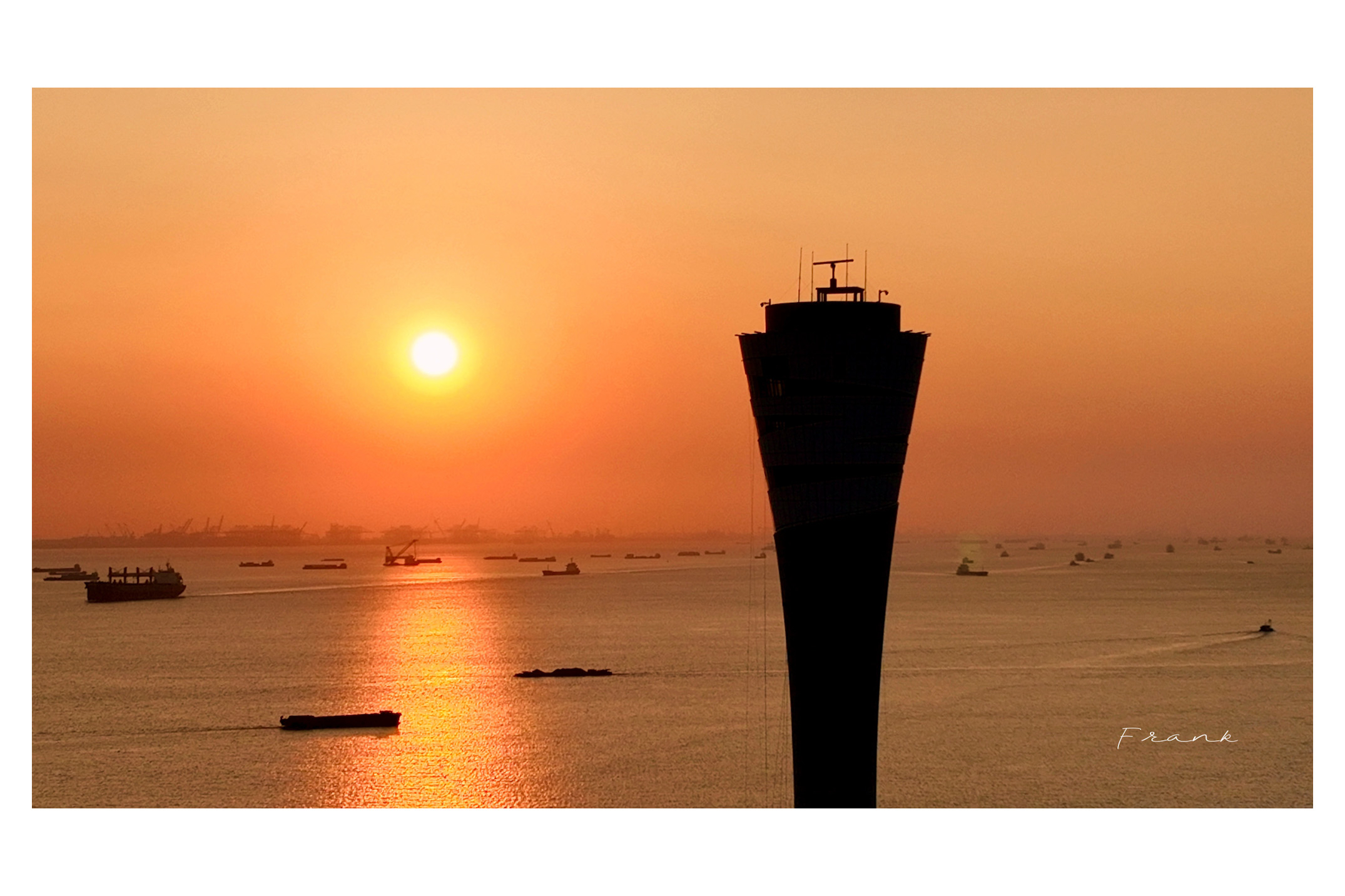 日出东方(航拍吴淞口)