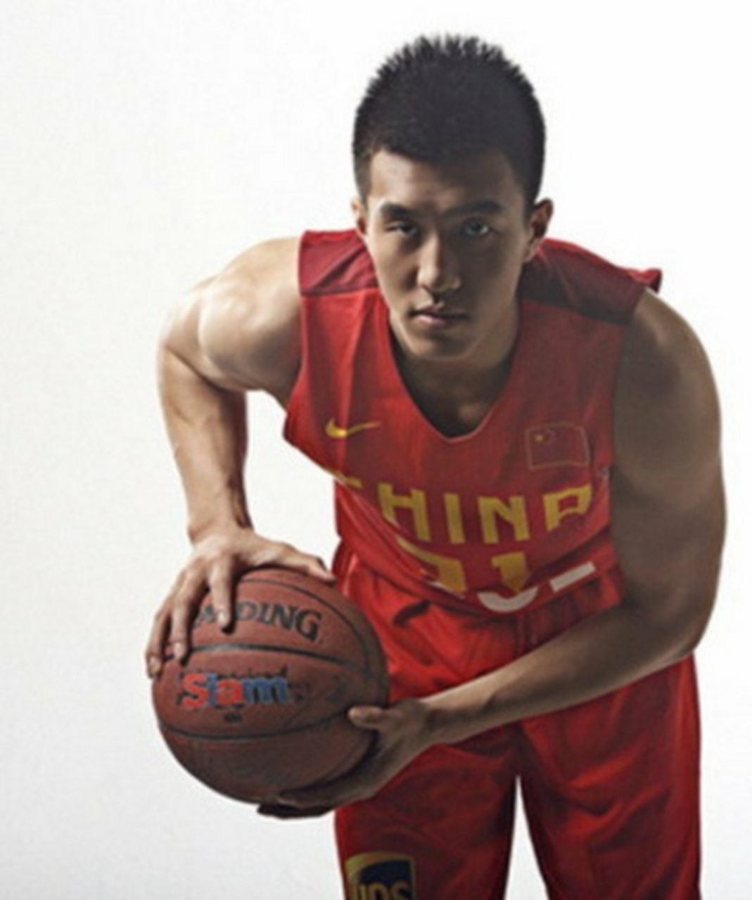 郭艾伦当年拍摄的写真,这也太帅了![比心][比心]#辽宁男篮# #郭艾伦