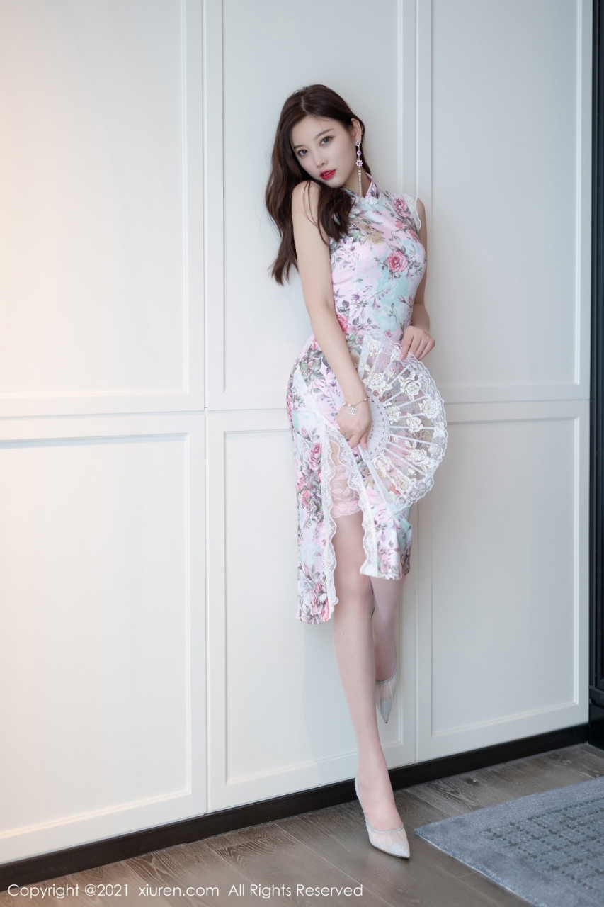 碎花旗袍 丝袜 高跟鞋