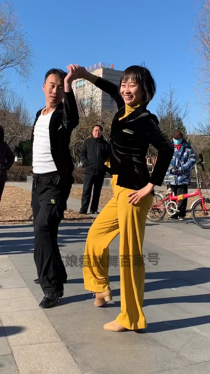 唐山网红滨芳兄妹