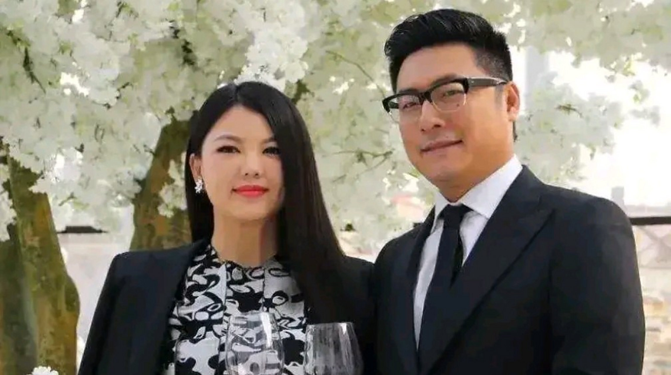 李湘隐藏得秘密被曝光,难怪王月岳伦死活要离婚,憋屈