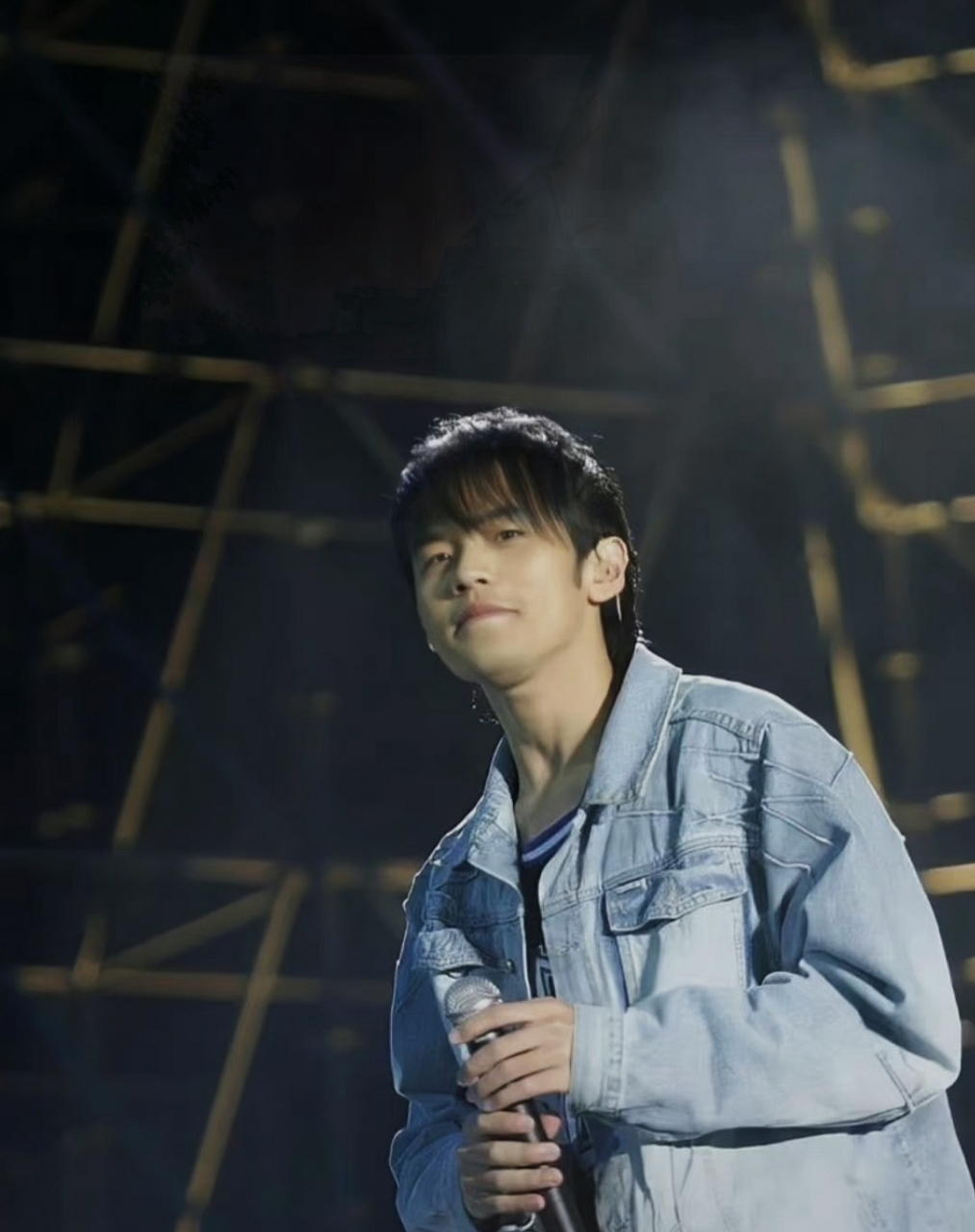 周杰伦年轻的时候是真的帅,妥妥的小鲜肉[没眼看][没眼看]