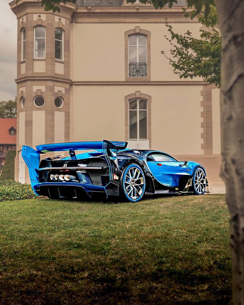 布加迪vision gt是法国超级跑车制造商布加迪(bugatti)于2015年推出的