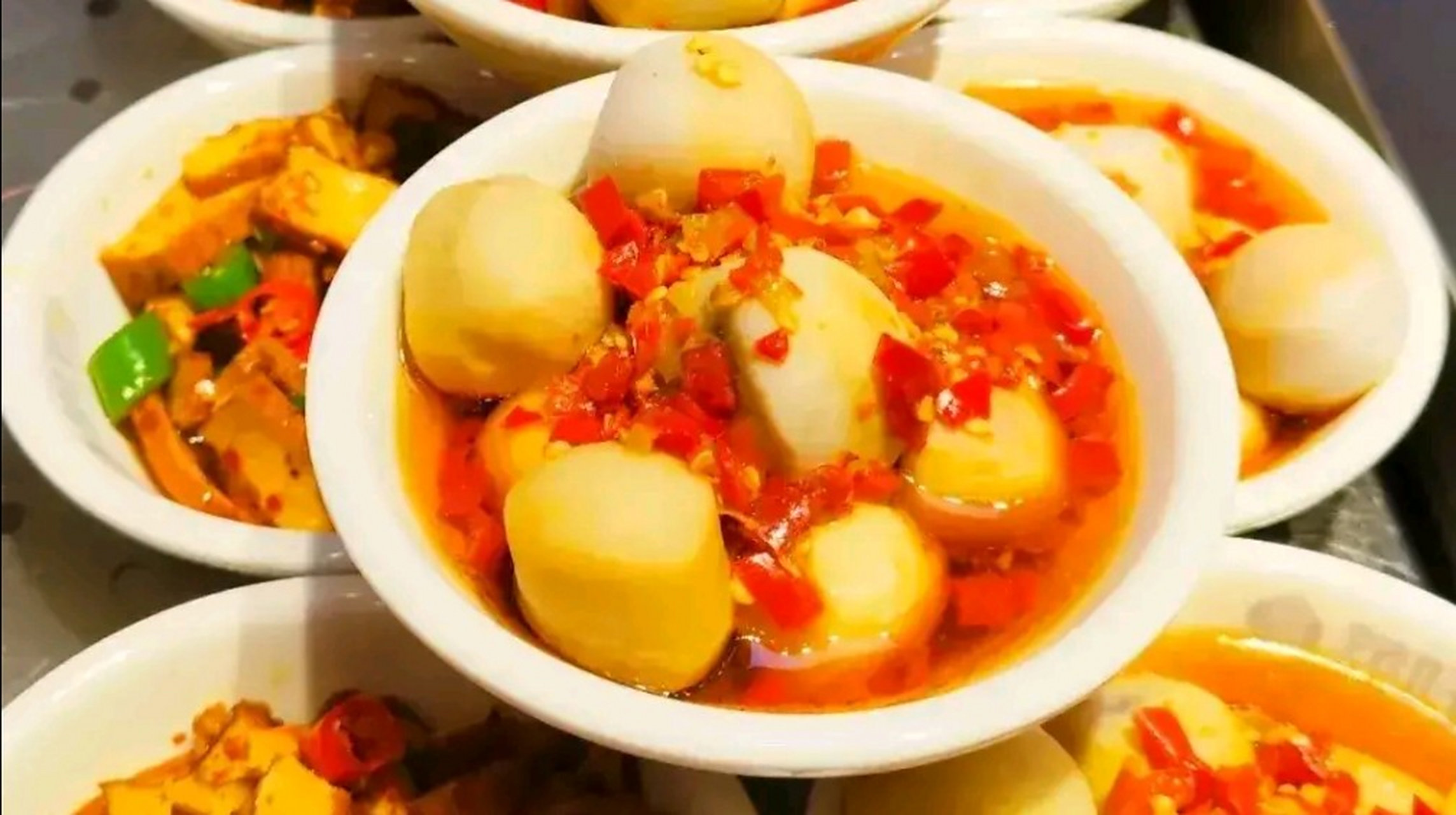 如果你来长沙旅游,这个浏阳蒸菜你是一定要试一试,价格实惠,品种