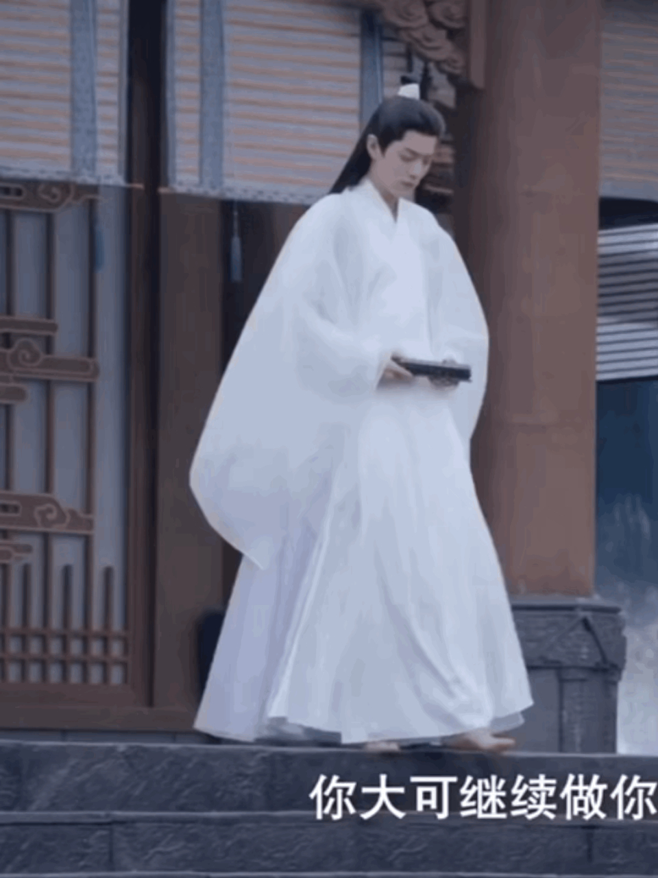 [你懂的] 谁见古装男主衣袂飘飘敢赤足,还能露出脚面!