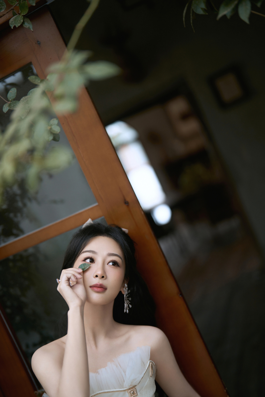 星图·№299|杨紫 白色纱裙如同花朵般绽放,令人陶醉,时间仿佛静止了