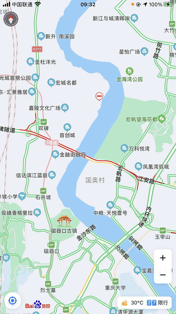 过去很多年,西永大学城都没啥白领工作岗位,所以导致住在西永的很多人