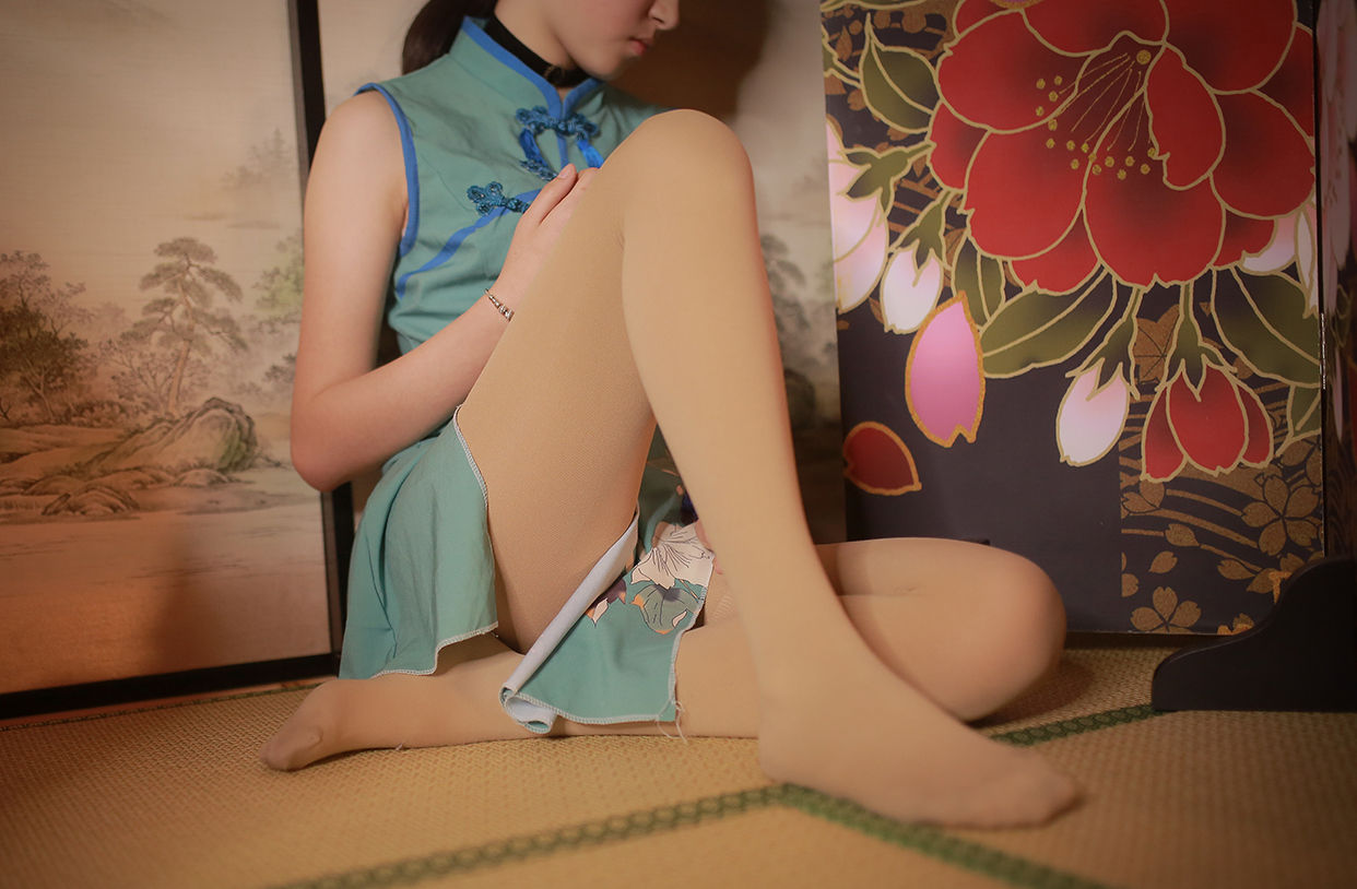 伞下的旗袍少女09.jpg