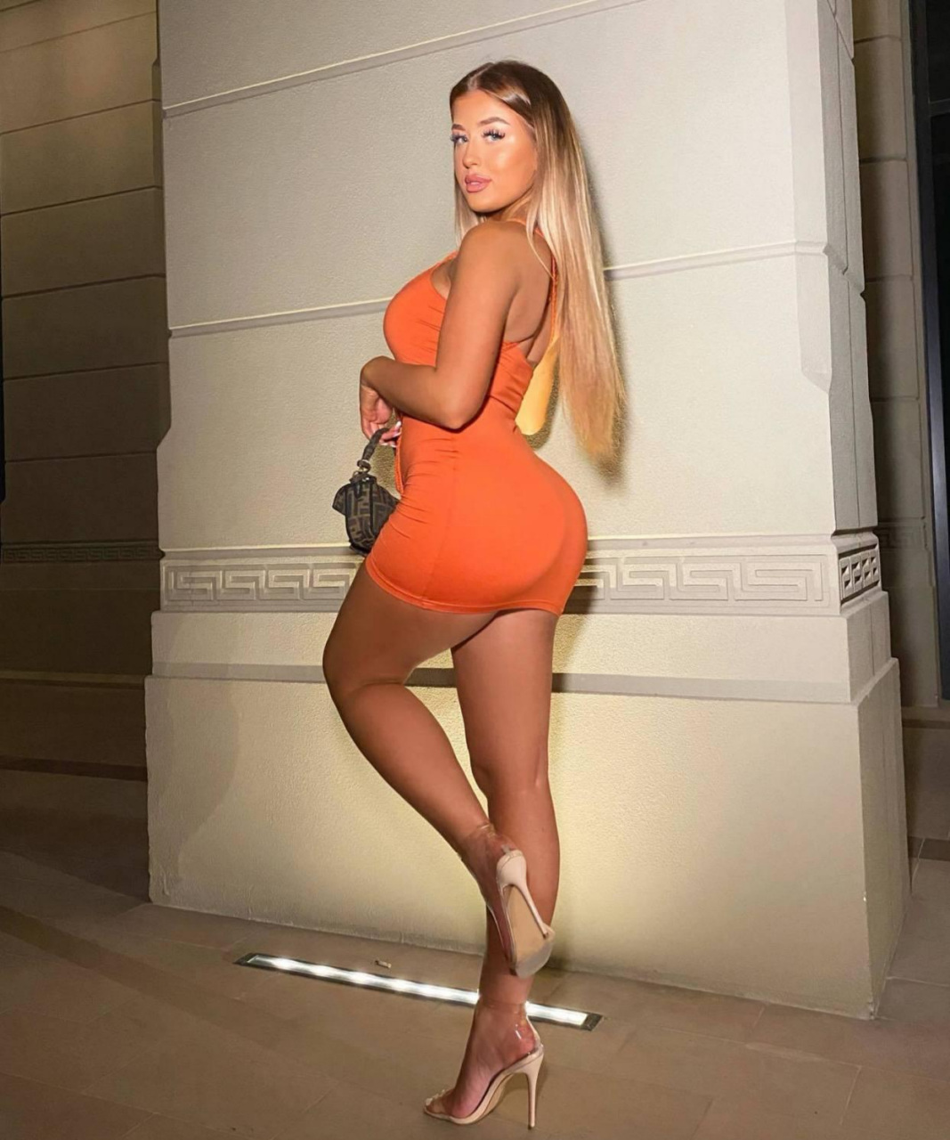 杰西·盖尔(jess gale),英国电视真人秀节目明星,1999年5月出生.