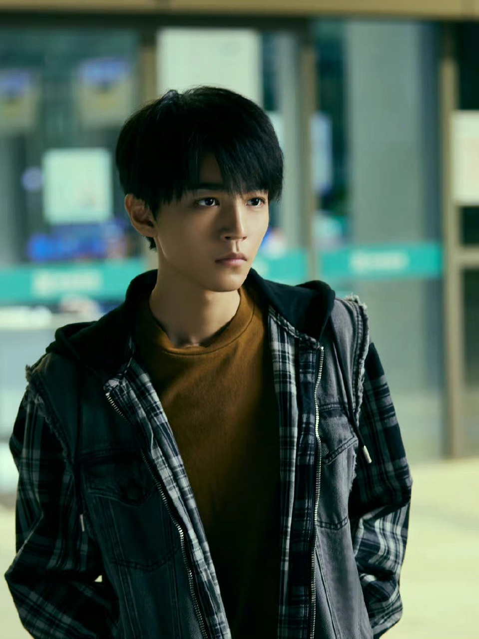 张译,王俊凯主演电视剧《重生之门》提名第31届金鹰奖优秀电视剧,恭喜