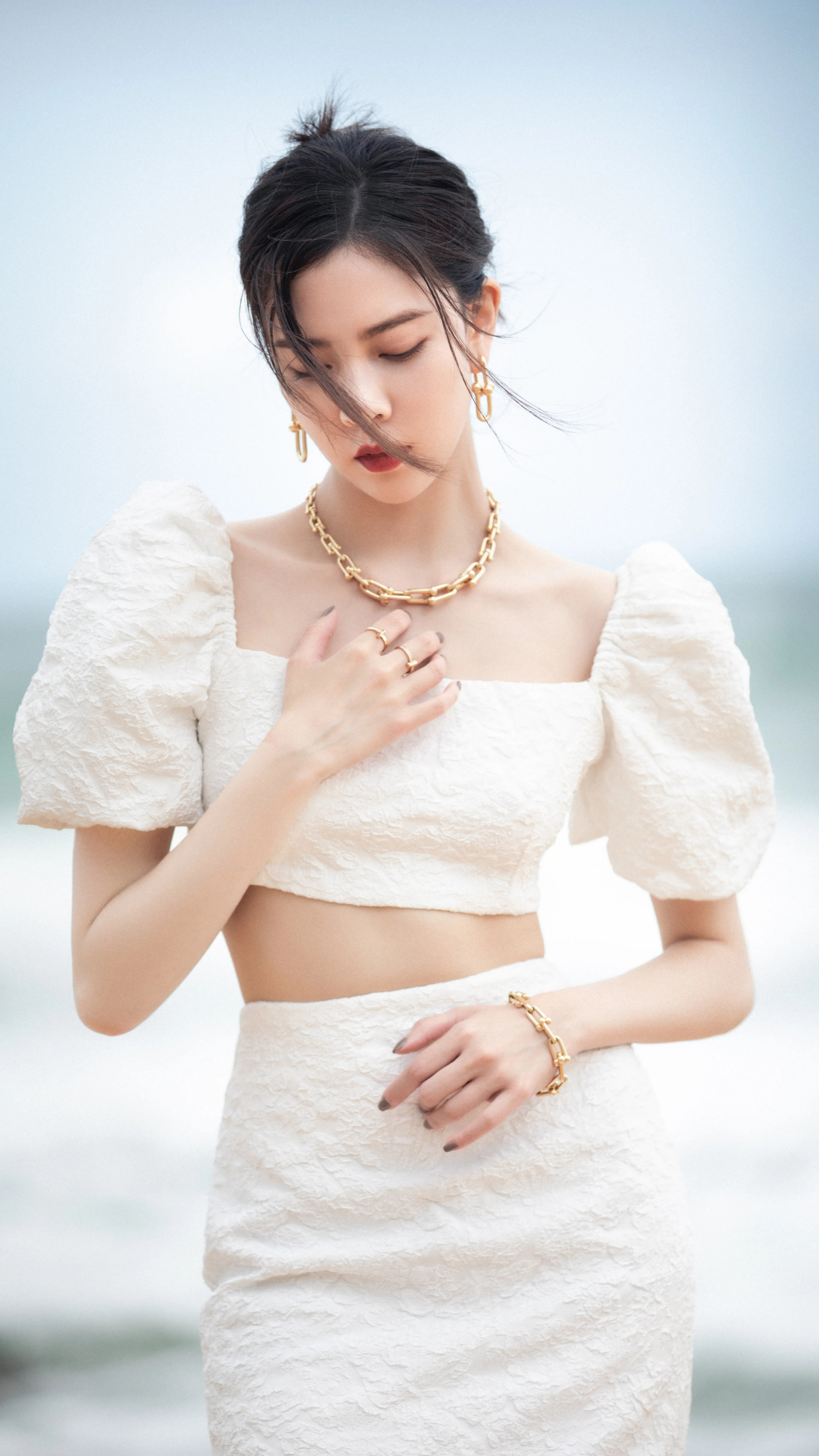 宋妍霏性感高清写真图集,肤白貌美,芳菲妩媚