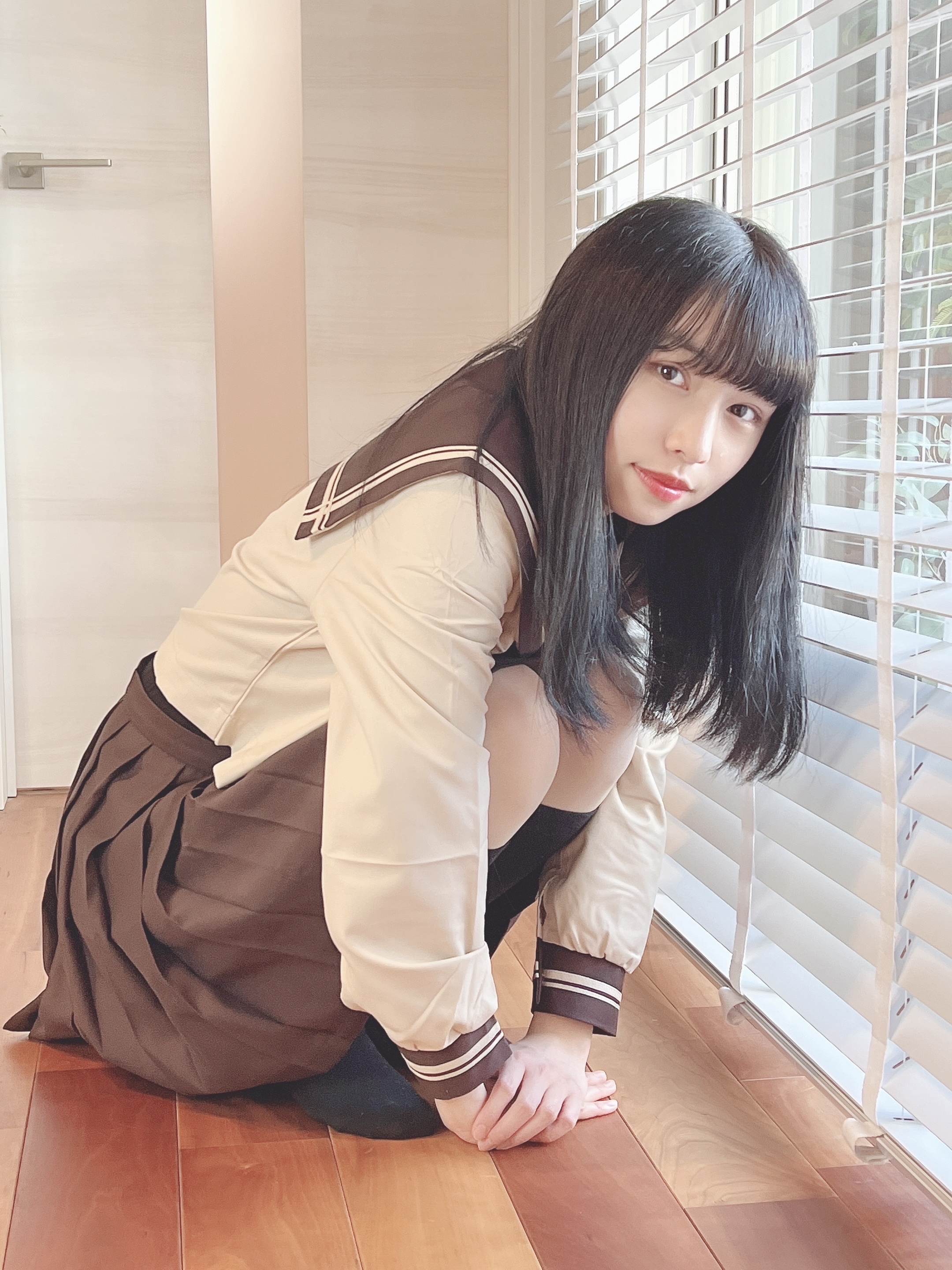 与早川真由同名17岁女高中生晒图走红,网友:她的制服装很正宗