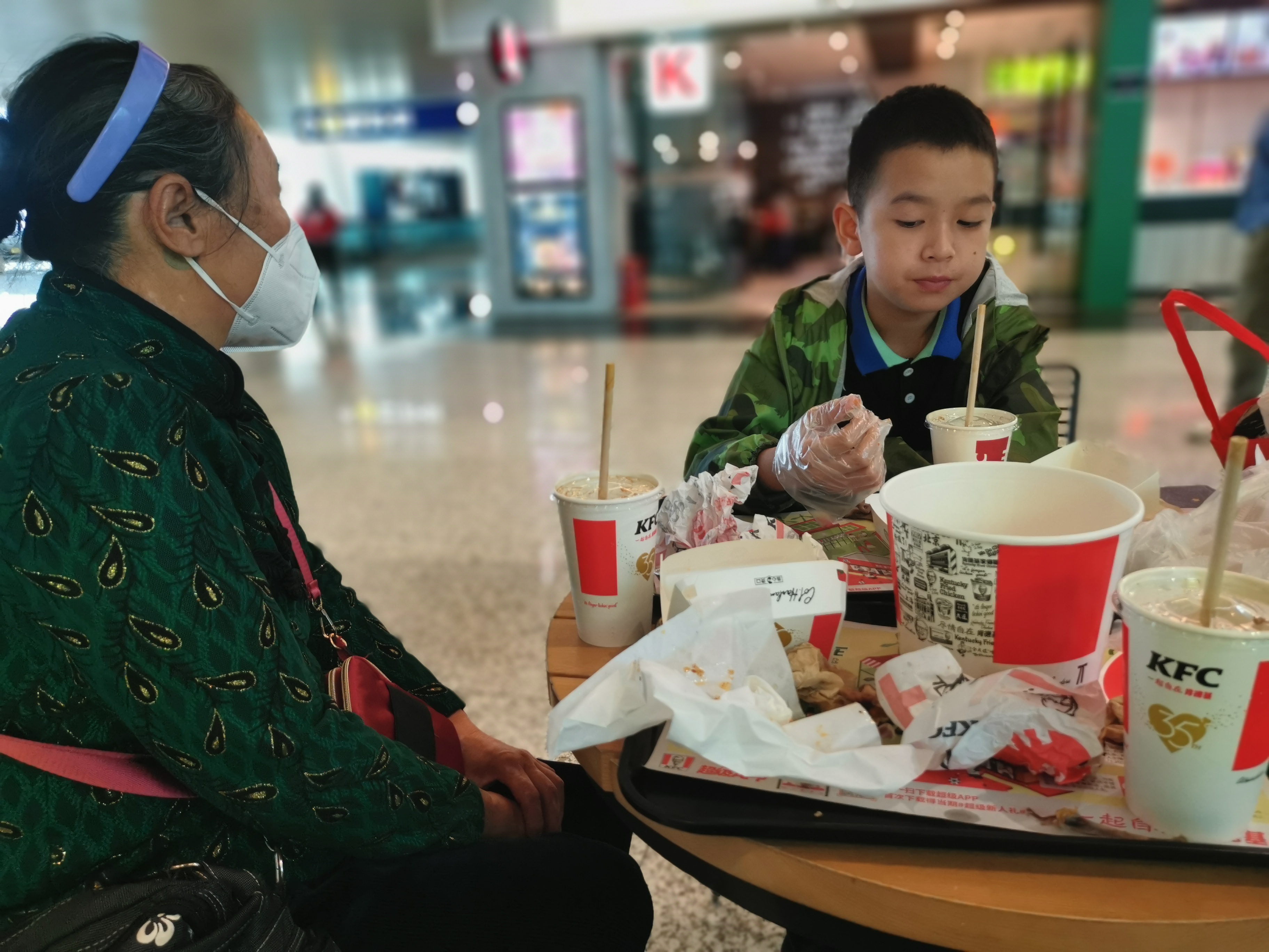 一老一小都没坐过飞机,暑假给安排上了!