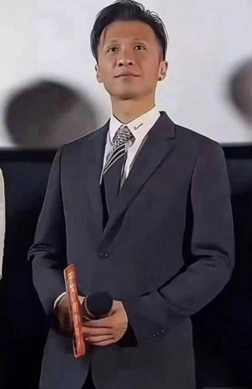 这是宋小宝吗?一个人的气质怎么能有这么大的变化?