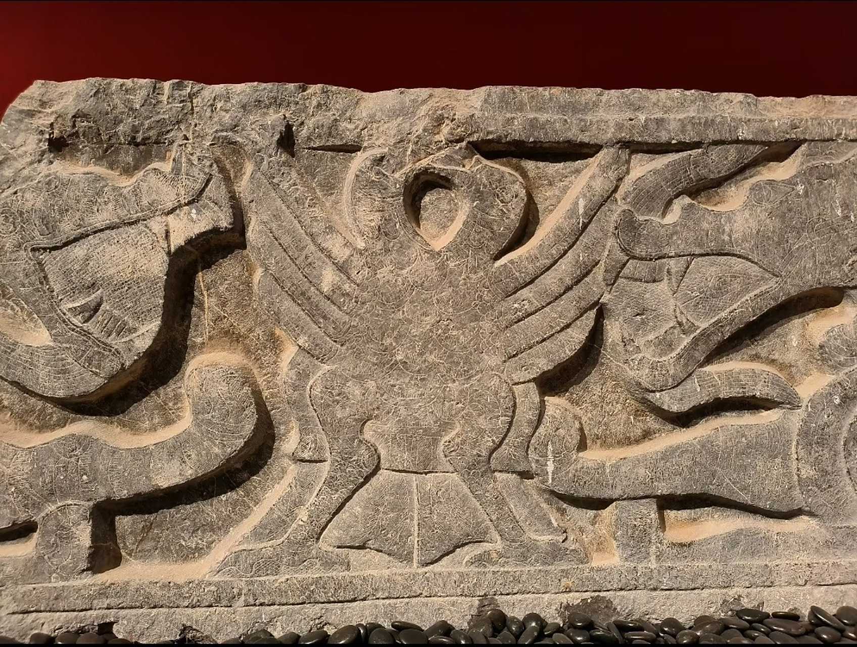 汉画像石馆里的双头鹰—中国双头鹰