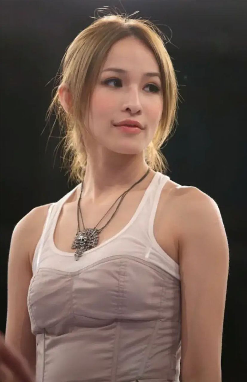 萧雅轩做梦也没想到,自己花重金培养的小奶狗转身却闪婚  提到萧雅轩