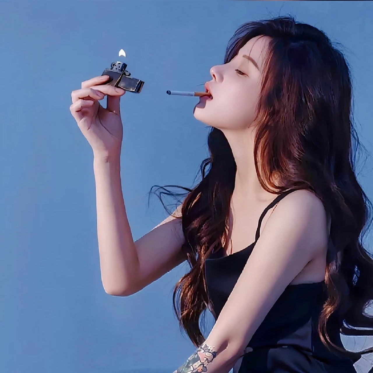 头像# #女生头像# #伤感# 孤独感拉满的伤感女生头像