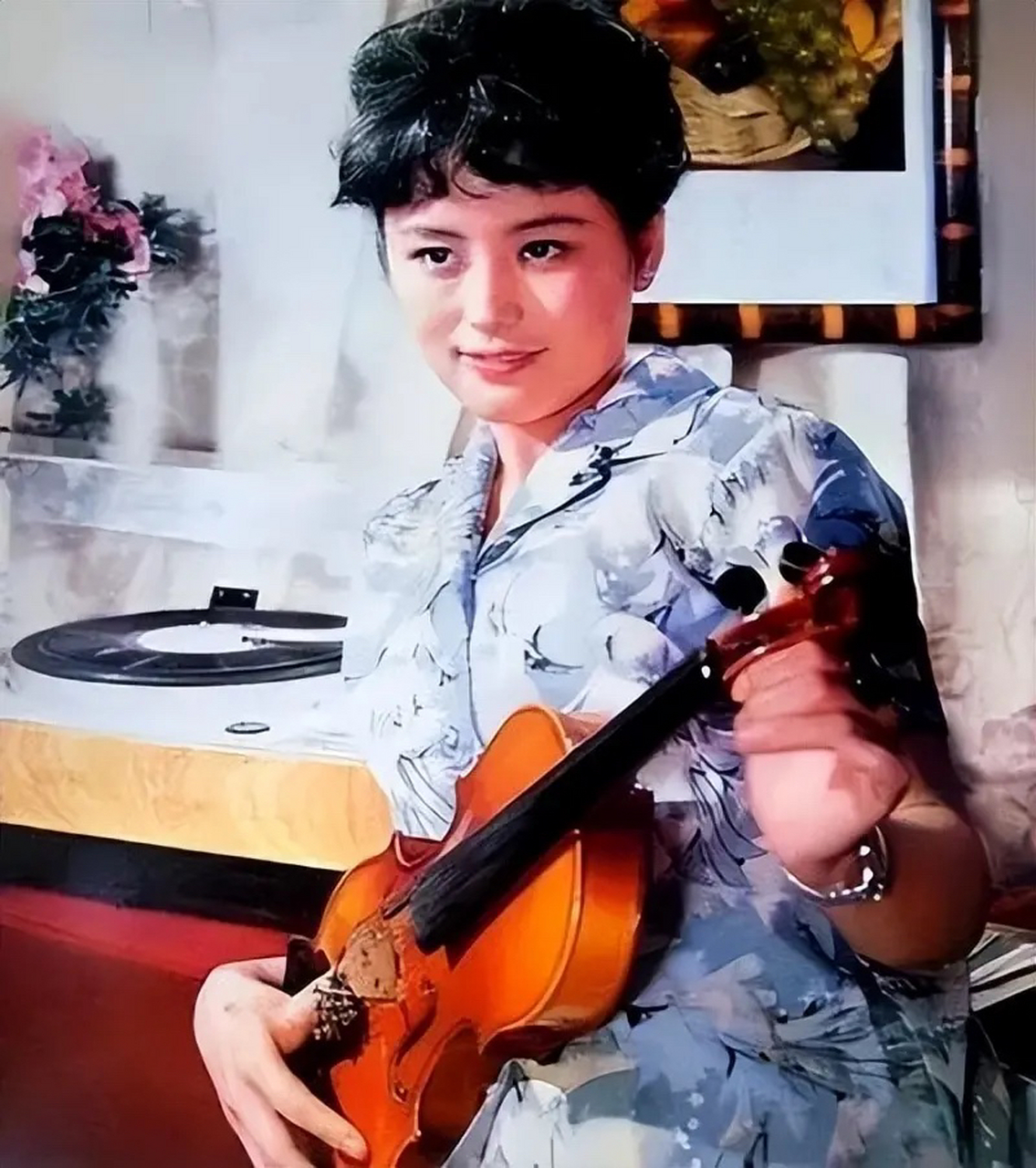 1979年,演员廖学秋去外面拍戏,6个月后突然回家,想要给老公一个惊喜