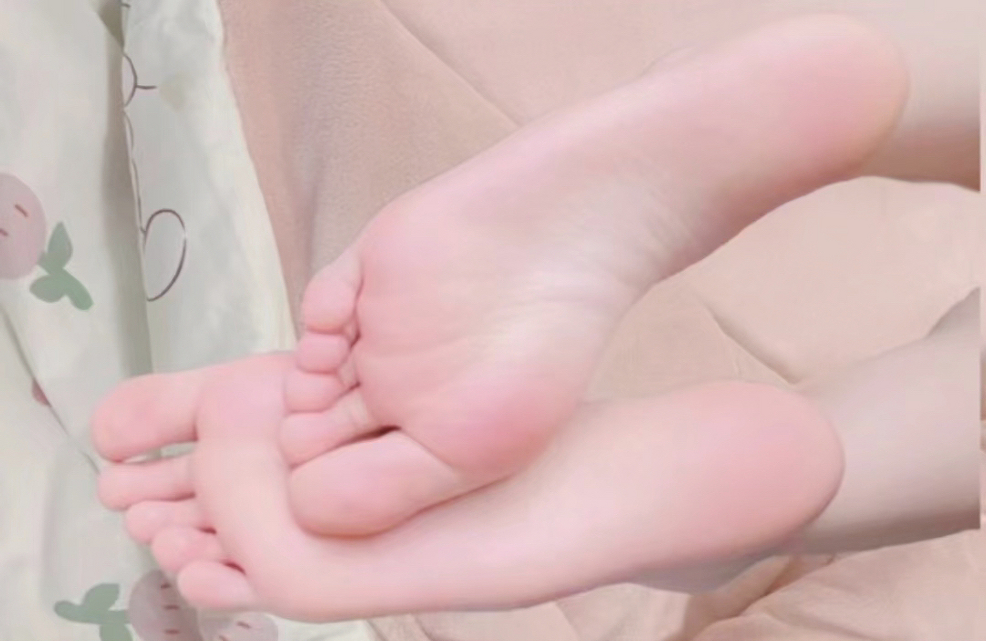 美少女的脚底板哟#足控