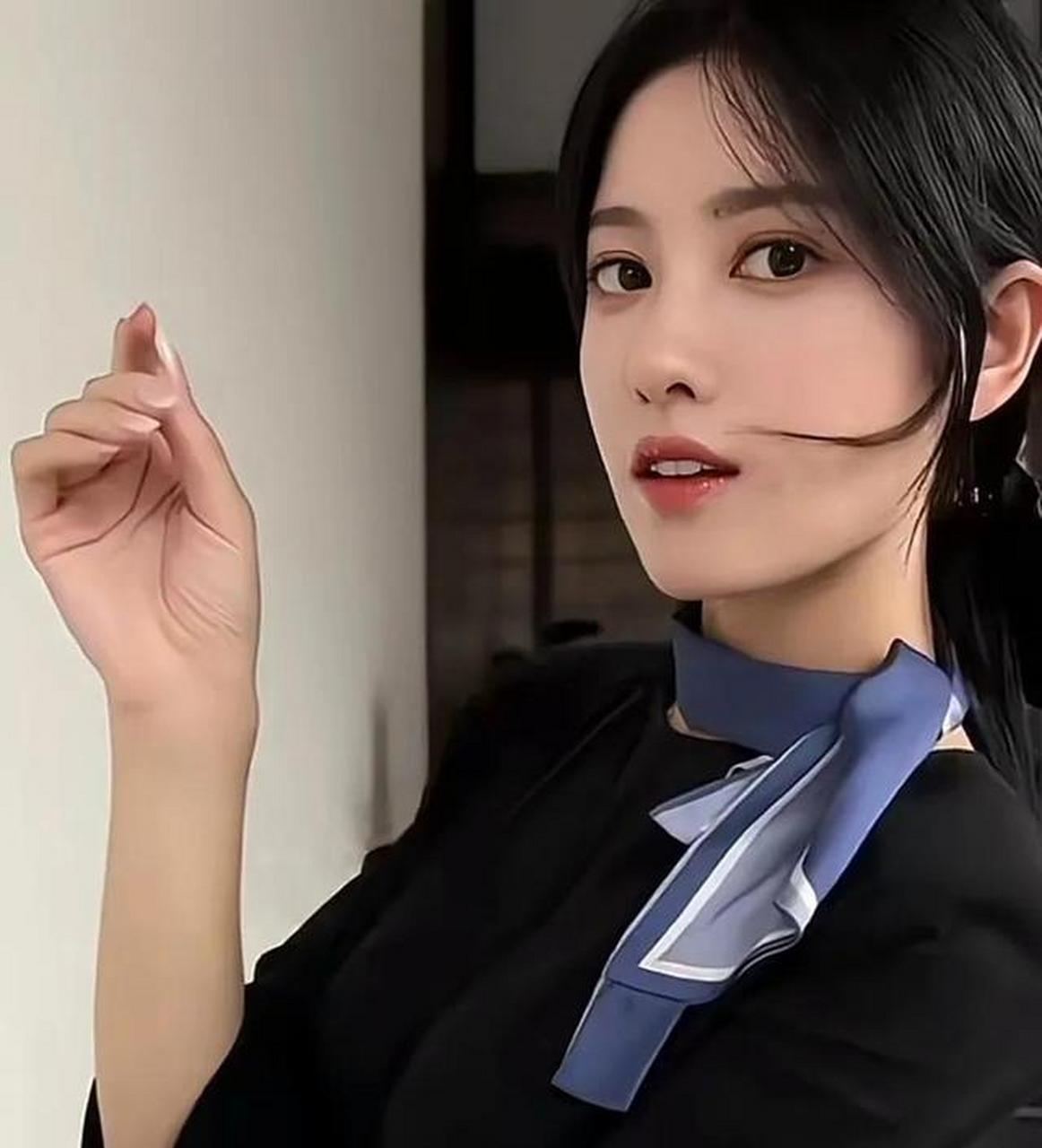 江苏售楼小姐姐小朱,职业装惊艳全网!#我们都爱聊八卦# #娱乐