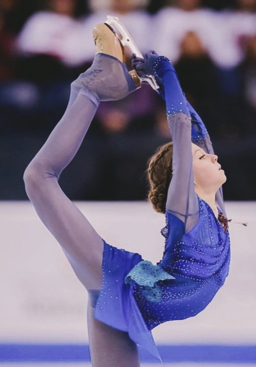 俄罗斯花滑运动员特鲁索娃,一个颜值逆天,还开创了花样滑冰女单四周跳