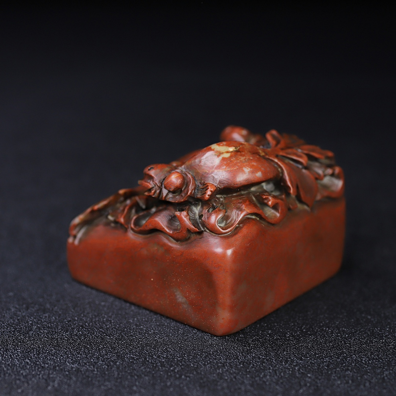 旧藏寿山石朱砂红巧雕【金玉满堂】金鱼钮印章,长5.5厘米宽5.