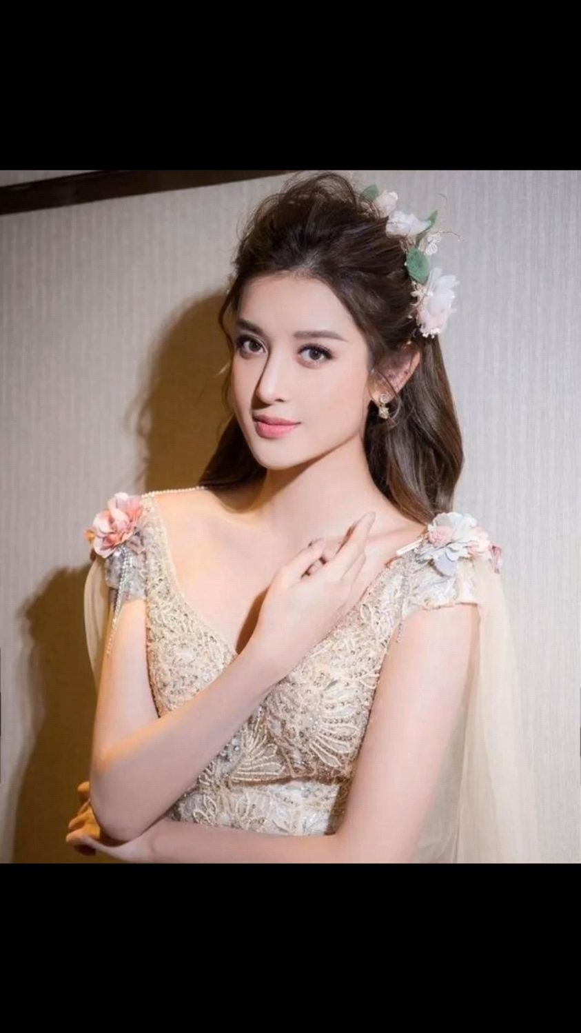 越南女神nguyentran huyen my:美出天际,东南亚风情欧州范,还能看到