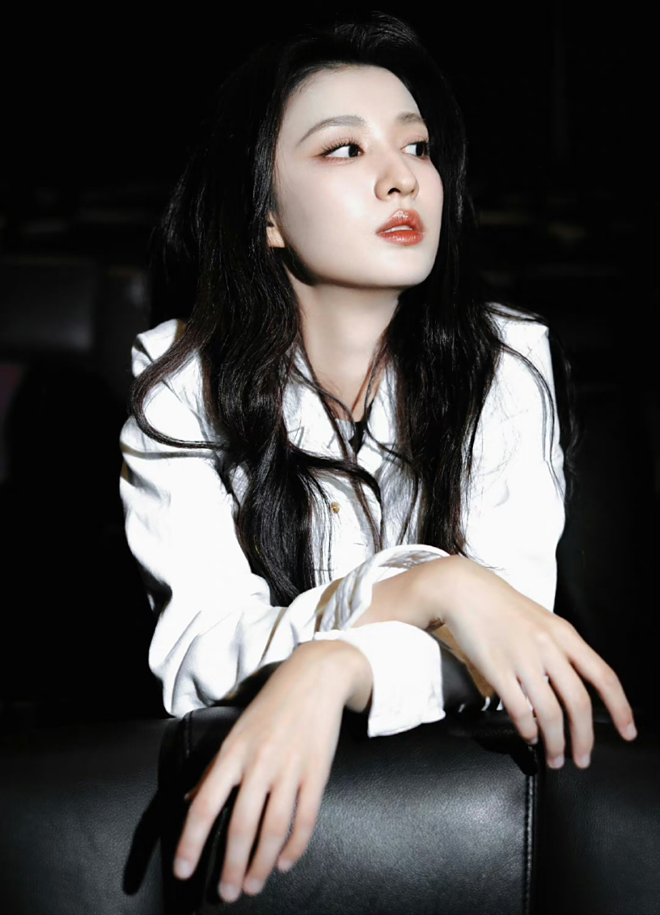 王楚然最性感的部位应该就是嘴唇了,楚然短发真的好像刘亦菲!#王楚然