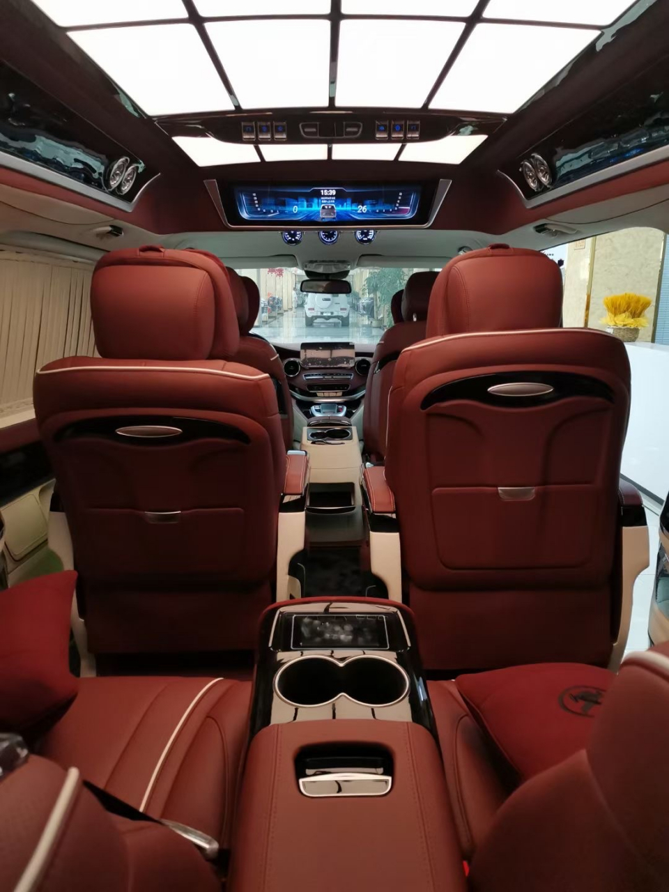 奔驰v260改造圣母峰商务车