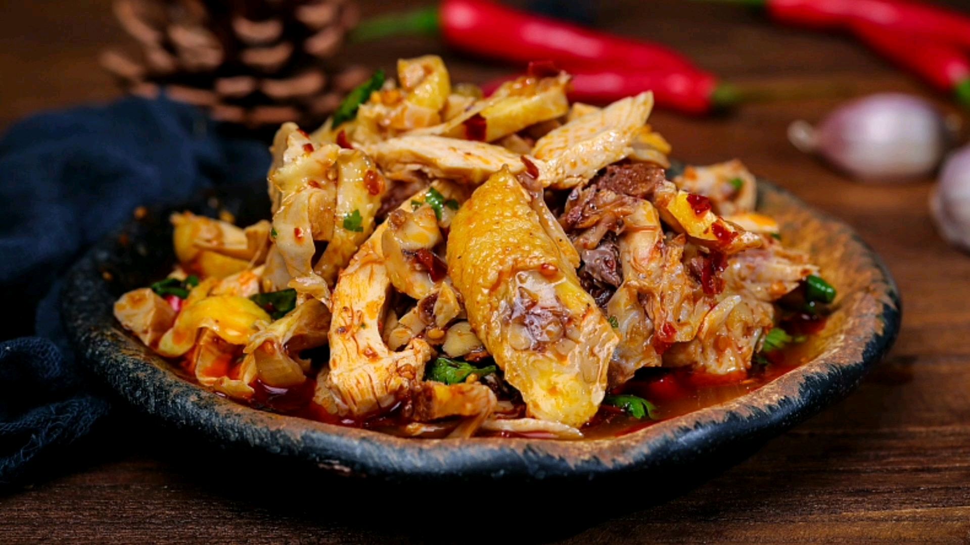 四川名菜椒麻鸡家常做法,秘制酱料是关键,椒香四溢肉质鲜嫩开胃