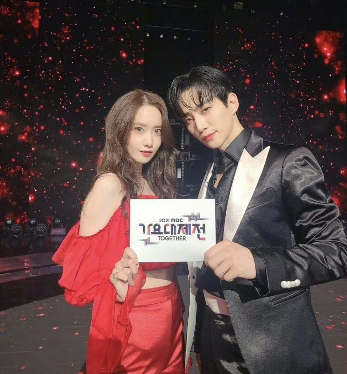 林允儿与李俊昊的恋情传闻自从爆出以来,一直备受关注.