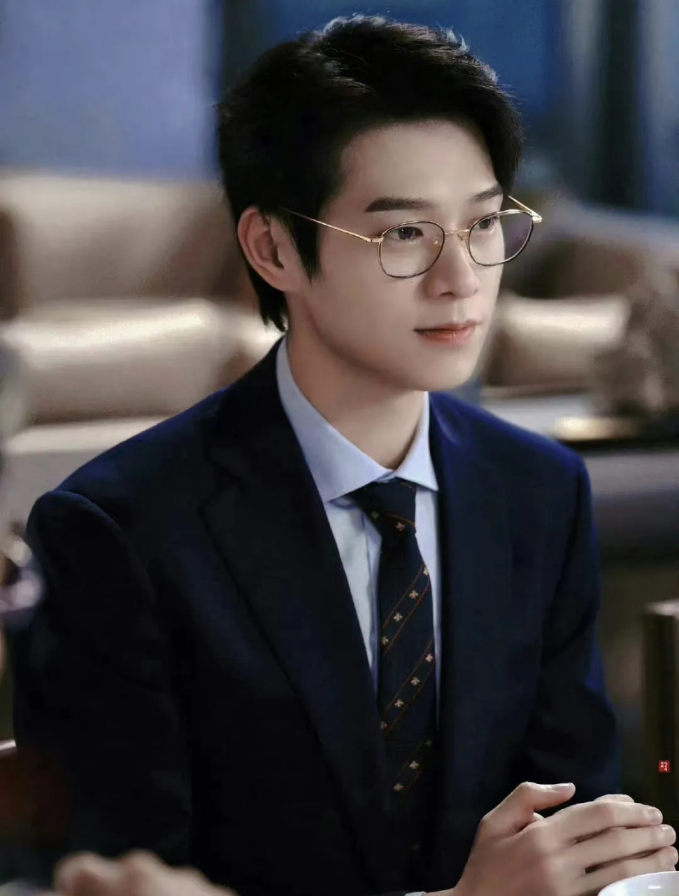 魏大勋也很满意自己饰演的"孟晏臣"这个角色,他现在谈资源时,会把这个