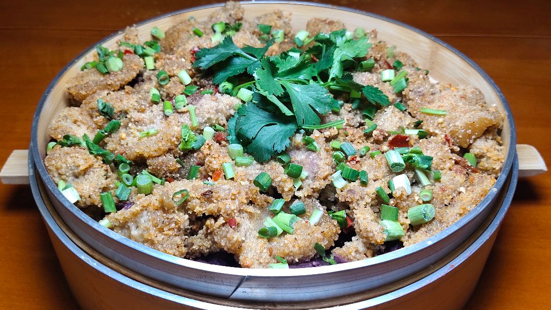 创新川菜紫薯粉蒸肉的做法!这样做的肉糯香爽口、紫薯油润香甜!