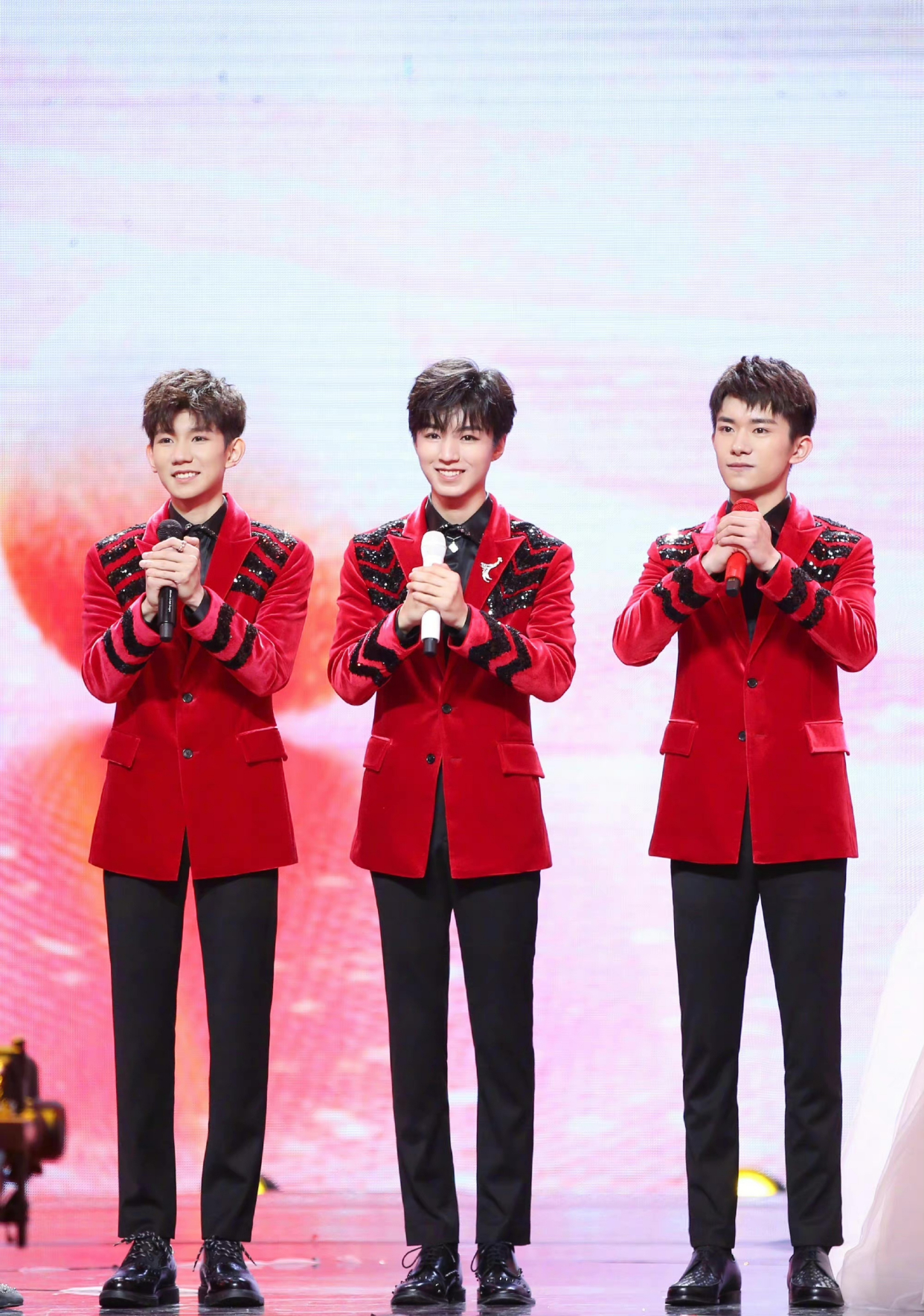 王源21岁生日,易烊千玺,王俊凯祝福配图文字好应景