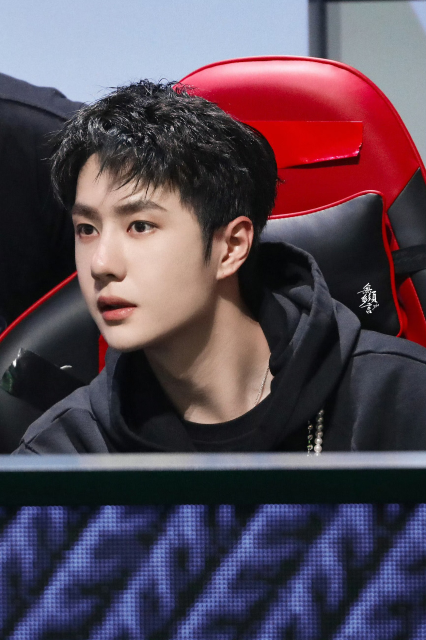 210731 和平精英超级杯暨空投嘉年华 #王一博