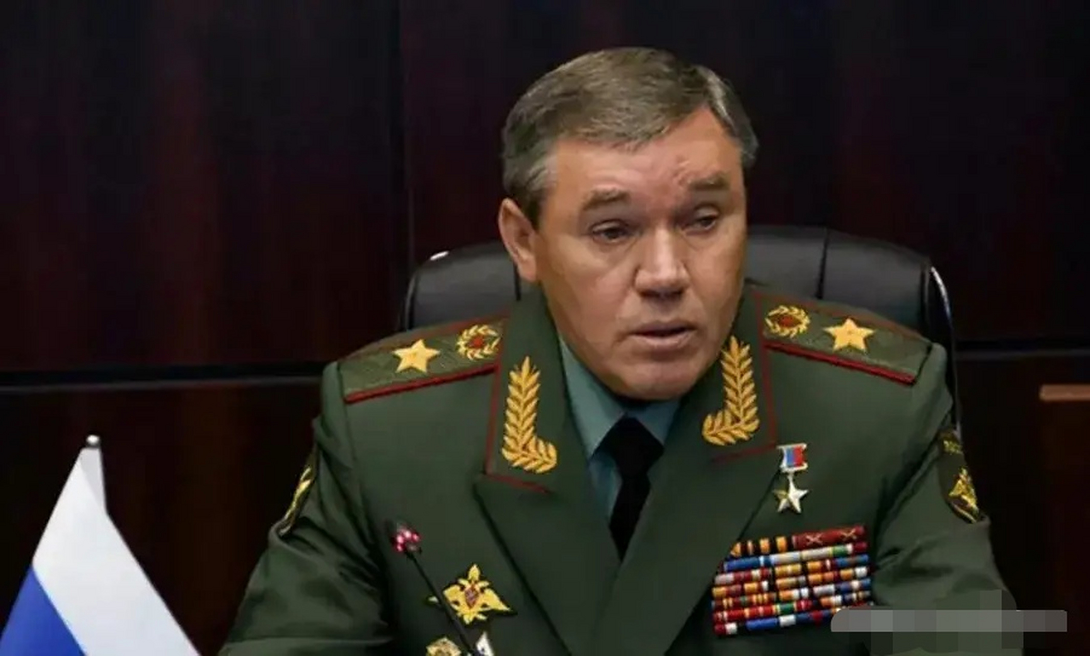 扎波罗热,我估计乌军隐藏了只少30套海马斯,射程在100-200公里左右,10