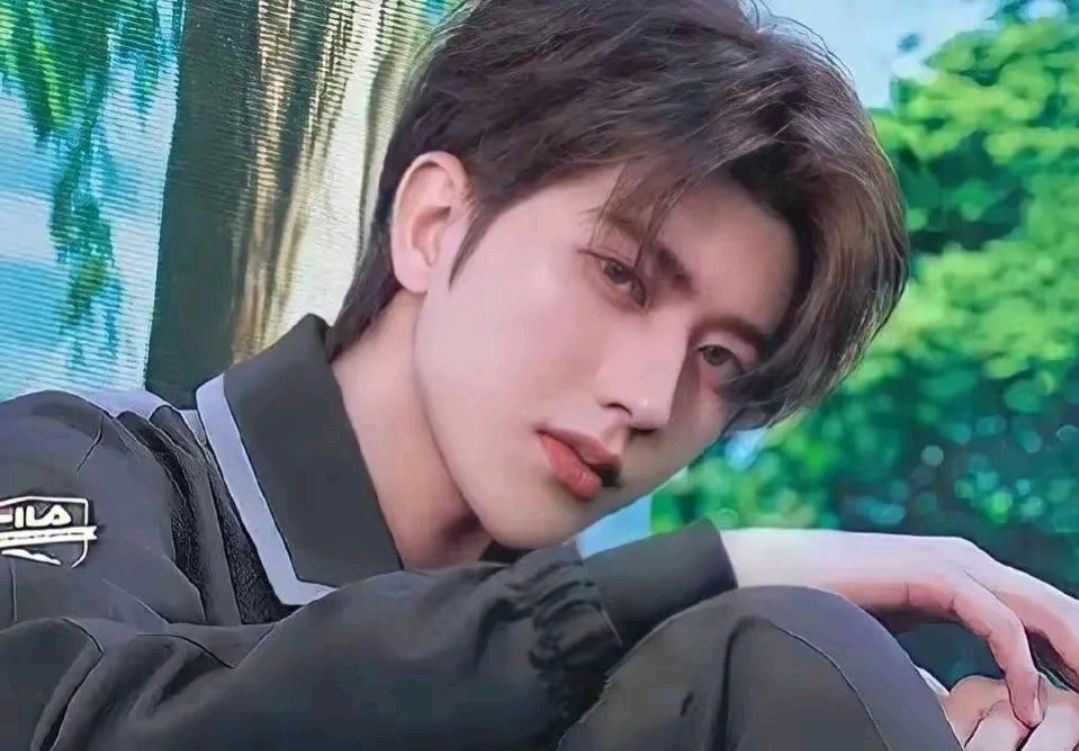 蔡徐坤新加坡演唱会闹笑话,差点成小丑