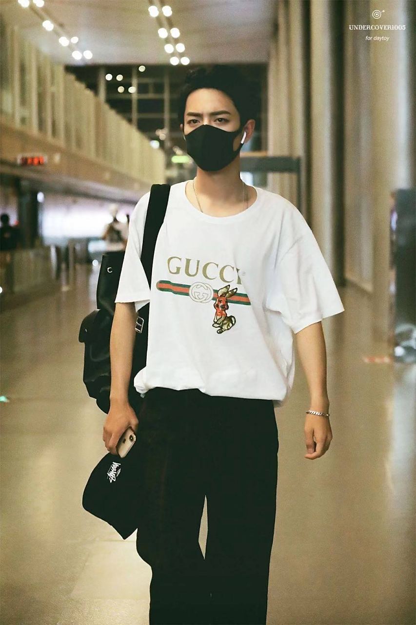 跟着设计师肖战学穿搭!