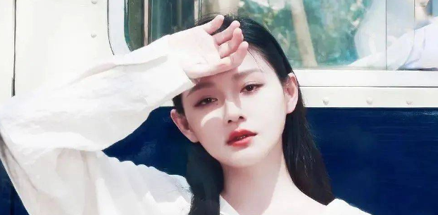 这次,46岁的大s成了笑话,老公在韩开泳装派对,与前女友复合