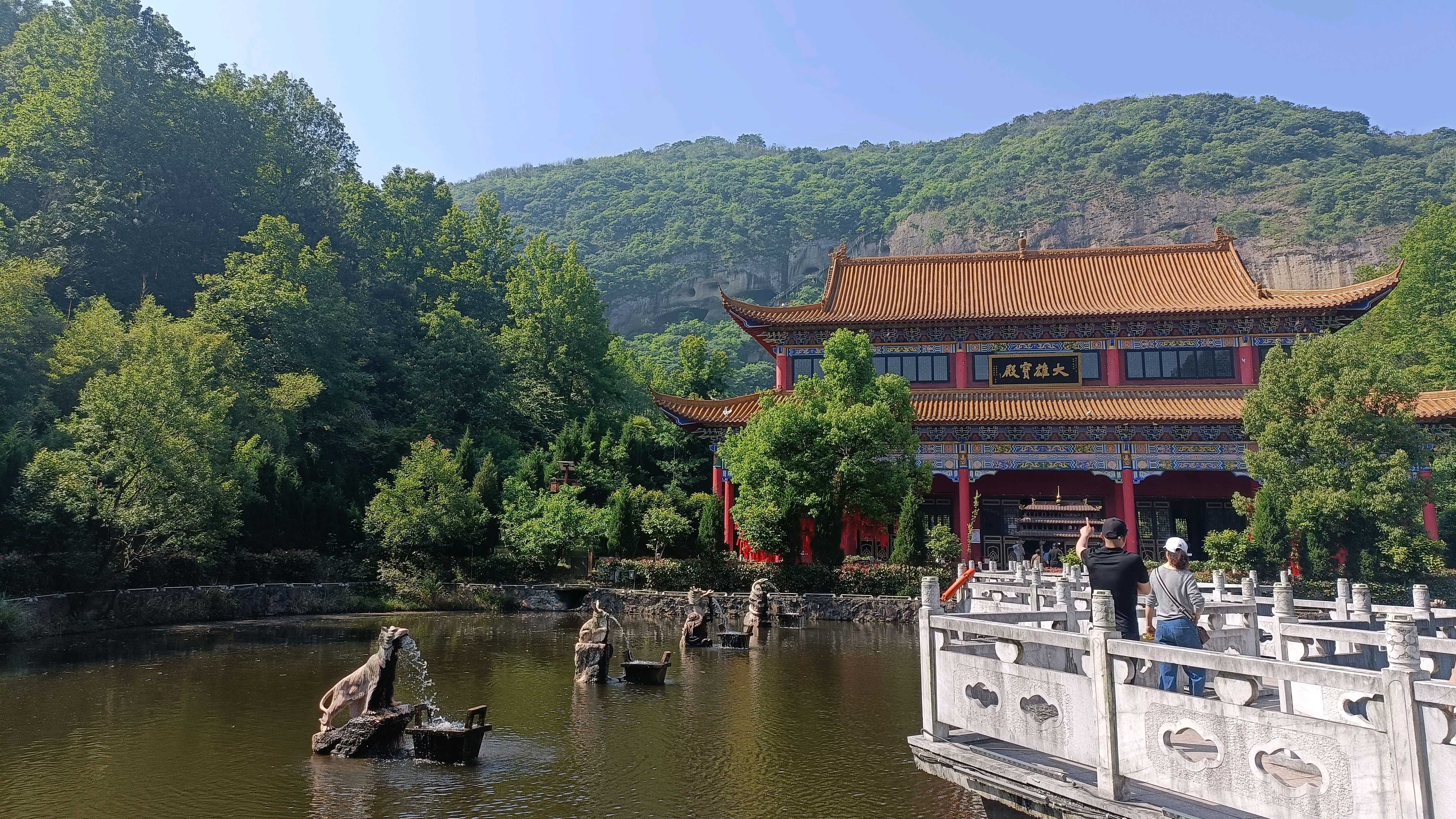 大别山石窟初夏游