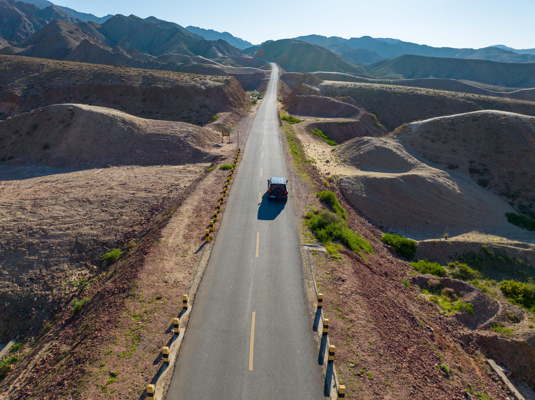宁夏中卫66号公路,位于宁夏中卫市沙坡头区,是连接沙坡头景区和北长滩