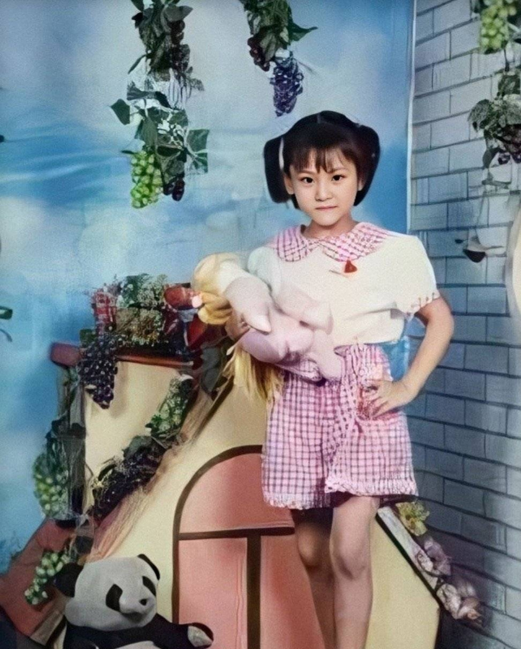 张馨予小时候,从小美到大 居然没什么变化,就是小时